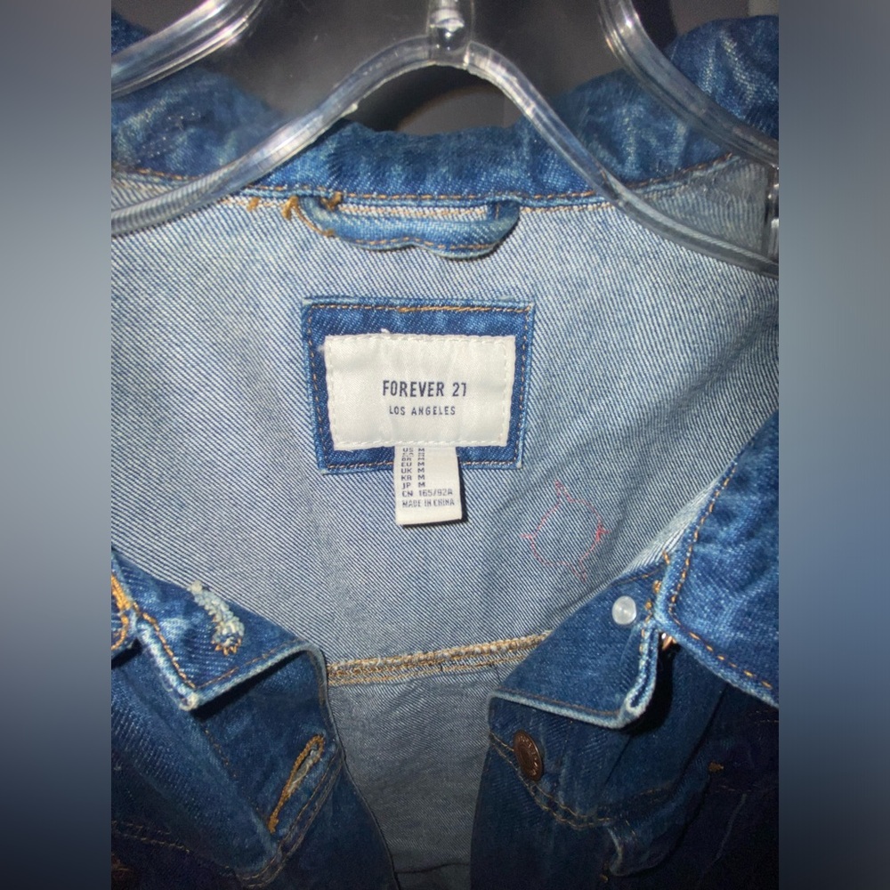 Forever 21 - Picture 3 of 6